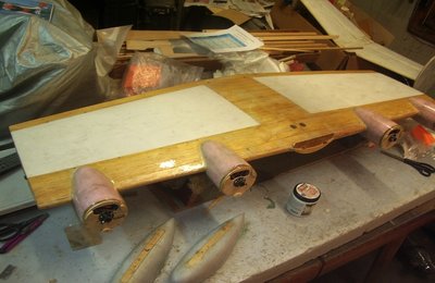 The wing is very smooth. . The floats are started to be glassed.